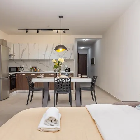 Elmswater Court Apartment St. Paul's Bay