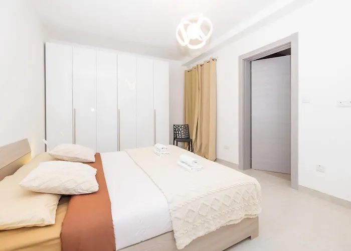 Elmswater Court خليج سانت بول