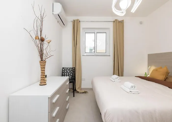 Apartament Elmswater Court *